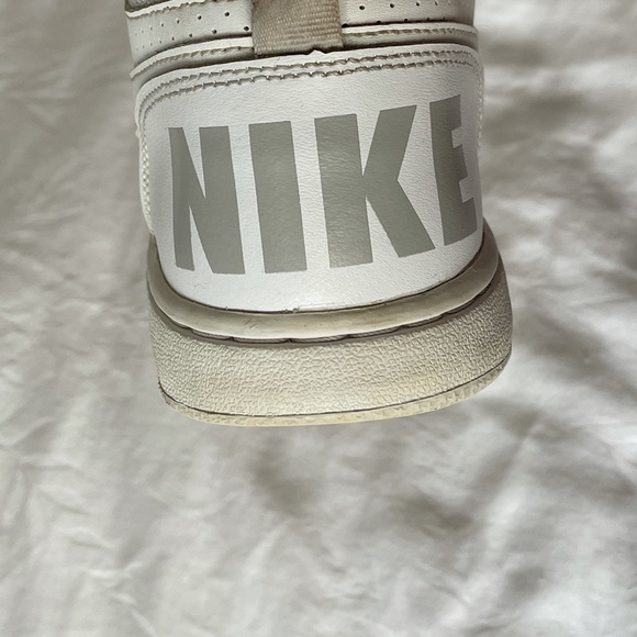 Vintage Nike sneakers! - Picture 4 of 4